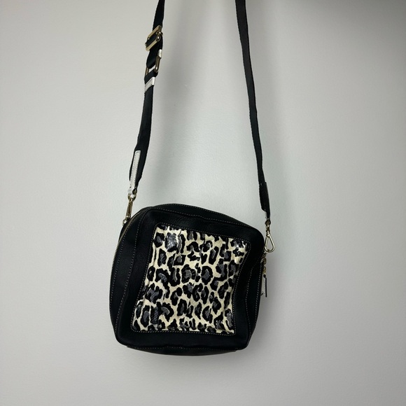 Meredith Wendall Black Handbag Square Snakeskin Leopard Print - Picture 4 of 6